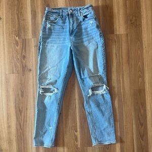 American eagle distressed curvy mom Jean